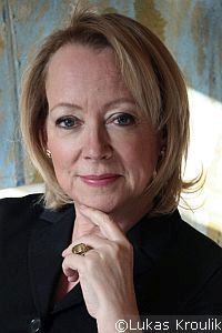 LyndaGrattonPortrait